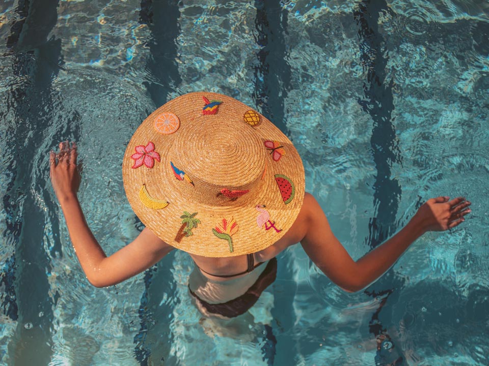 CANOTIER PERSONNALISÉ AVEC MOTIFS TROPICAUX BRODÉS