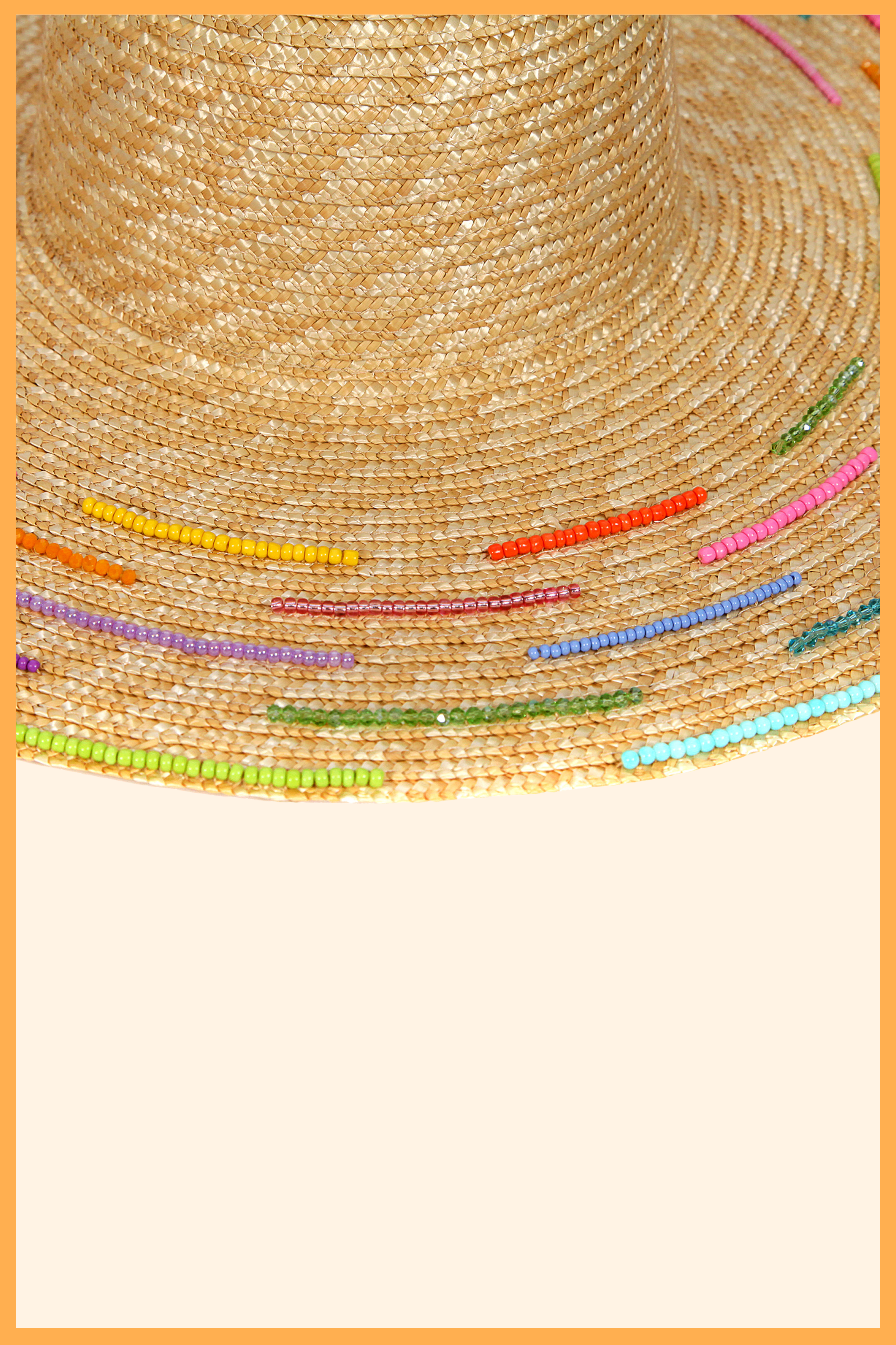 CHAPEAU À BORD LARGE AVEC PERLES BRODÉS - CAPUCINE
